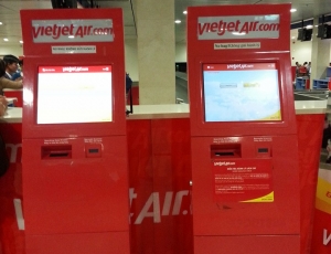 Hành khách tự làm thủ tục