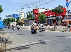 Chủ nhà cần bán khu đất VIP 4 mặt tiền đường Bình Chiểu Q Thủ Đức. DT 3400m2, giá chỉ 60 tỷ.