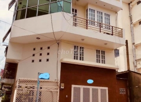 Nhà siêu phẩm, 1 trệt, 3 lầu, lô góc lạc long quân 6 tỷ. - đức sáng